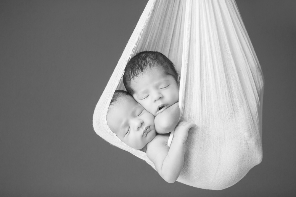 newborn, twin, photography, photograph, photographer, houston, twins, sisters, sister, baby, girl, girls, fraternal, kelli nicole photography, houston, texas, family, siblings, cute, best, cutest, favorite, black and white, hanging