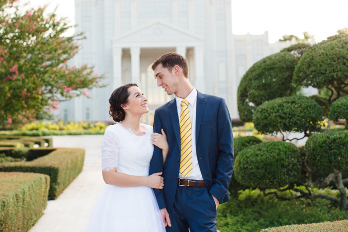 houston, wedding, photography, photographer, kelli nicole photography, temple, lds, bride, groom, color, looking at each other